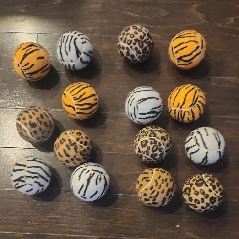 Animal Print Dog Fetch Balls 15 NWT